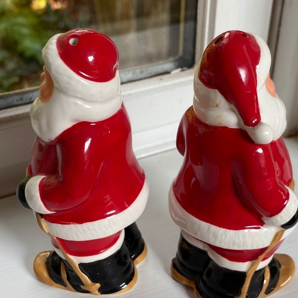 Santa Claus Salt Pepper Shakers - Picture 4 of 4